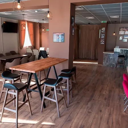 홀리데이파크 Youth Centre