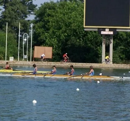 Youth Centre 홀리데이파크 플로브디프