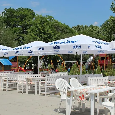 홀리데이파크 Youth Centre