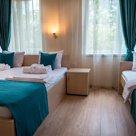 Youth Centre * 普罗夫迪夫