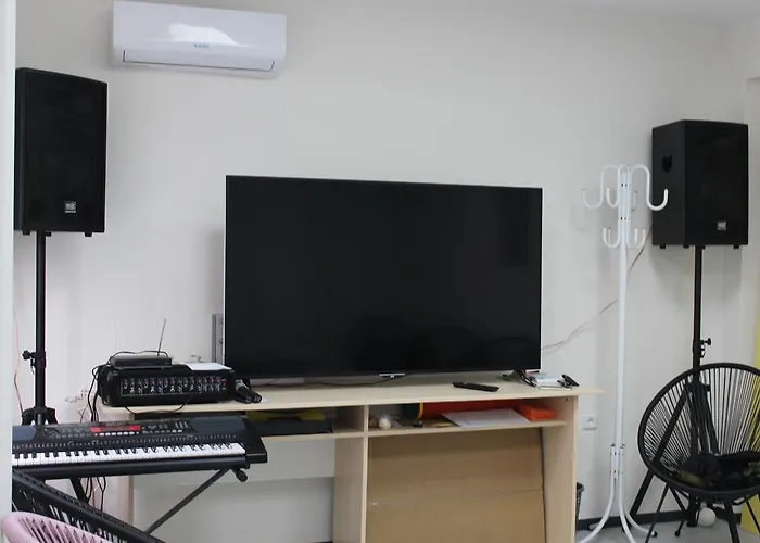 Youth Centre Üdülőpark *